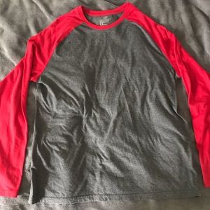 gray and pink long sleeve t-shirt